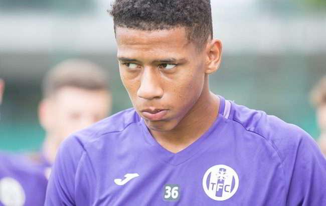 Todibo, en un entrenamiento con el Tolouse.