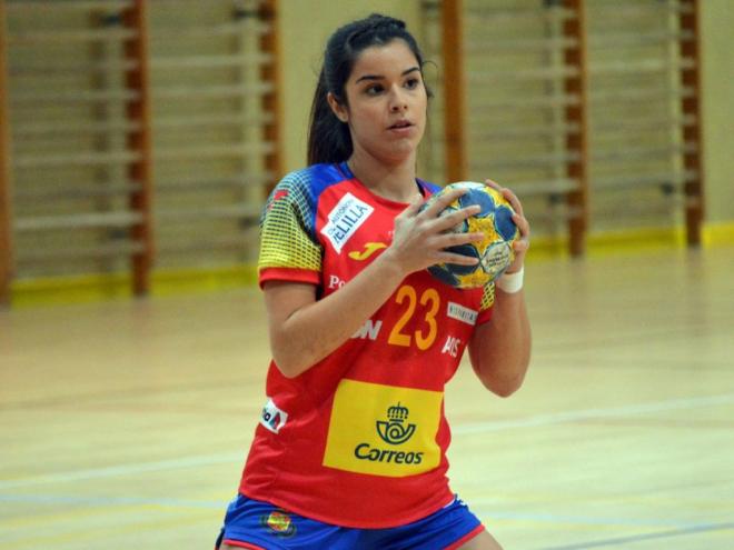 Ana González, en un partido con la Selección Júnior (Foto: RFEBM).
