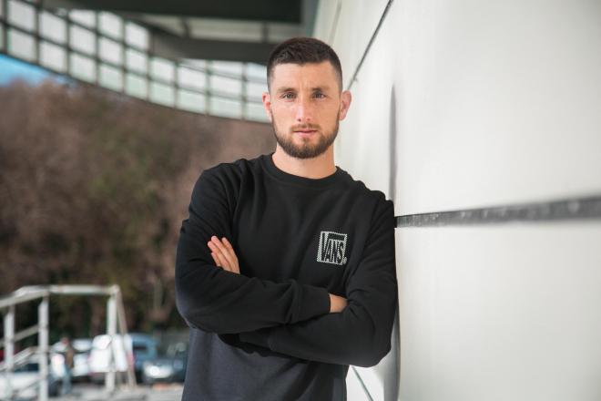 Borja Valle posa para ElDesmarque en 'El Mundo del Fútbol' (Foto: Iris Miquel).