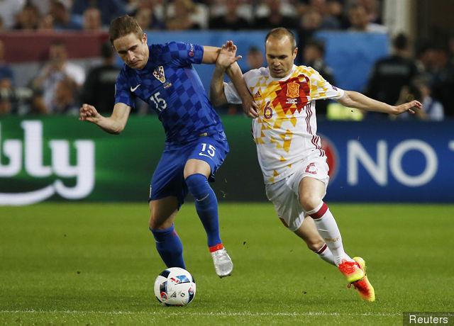 Marko Rog, jugando contra España con Croacia.