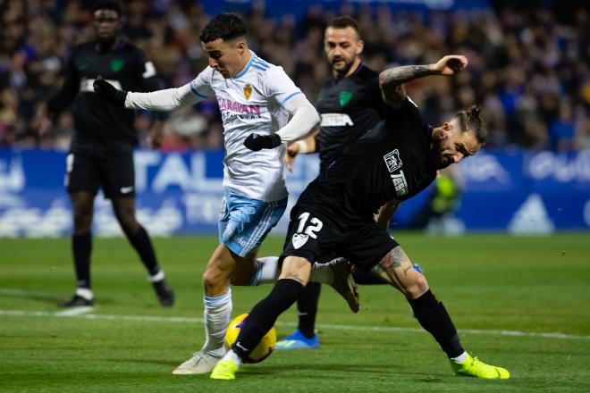 Diego Aguirre en el partido del Real Zaragoza frente al Málaga (Foto: Daniel Marzo).