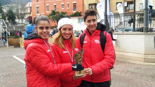 Saioa Elaso, Eguzkiñe Aspiazu y Ángela Tejedor completaron el podio del cross de Muskiz en veteranas