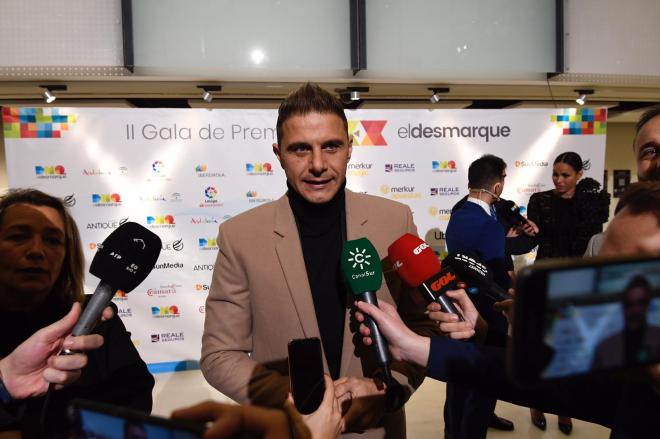 Joaquín atiende a la prensa en los Premios DEX.