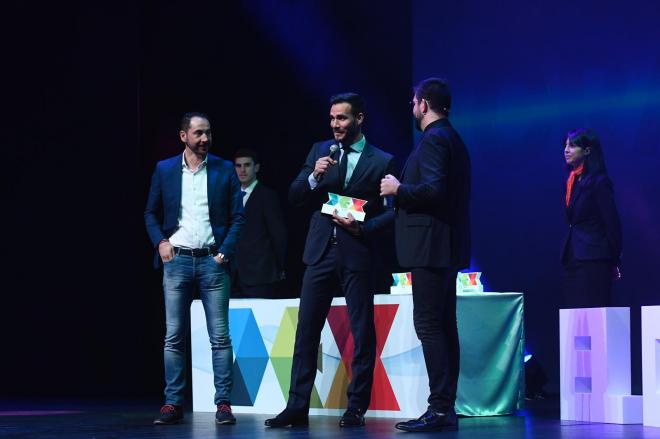 Pablo Machín, junto a Saúl Craviotto y Manu Sánchez.