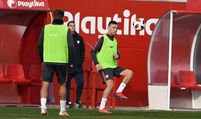 Munir El Haddadi, durante el entrenamiento del Sevilla (Foto: Kiko Hurtado).