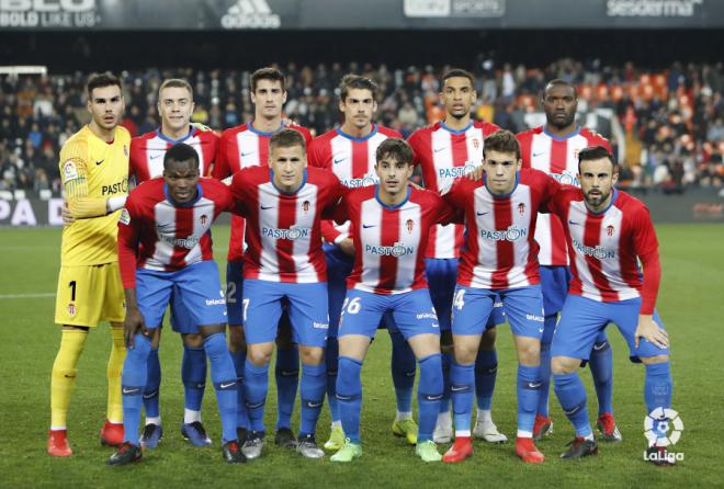 Once titular del Sporting en Mestalla (Foto: LaLiga).