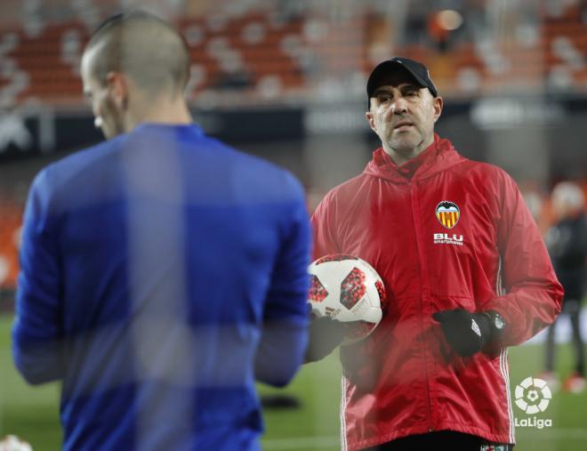 Ochotorena continúa en el Valencia CF como entrenador de porteros. (Foto: LaLiga)