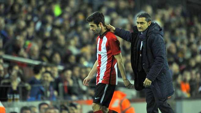 El técnico Ernesto Valverde cuando dirigía a Markel Susaeta en el Athletic Club.