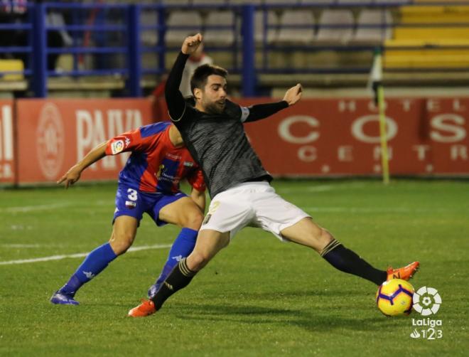 Diegui Johannesson, durante el Extremadura-Real Oviedo (Foto: LaLiga).