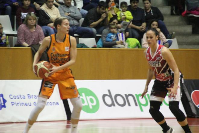 Girona-Valencia Basket Femenino. (Foto: Xavier Marqués)