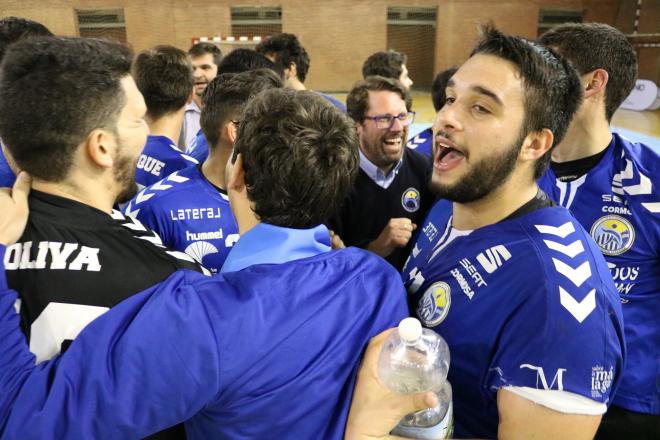 Los jugadores del GAES celebran el triunfo ante el Lanzarote.