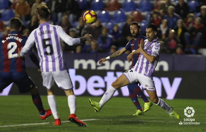 Morales, en un lance del Levante-Valladolid (Foto: LaLiga).