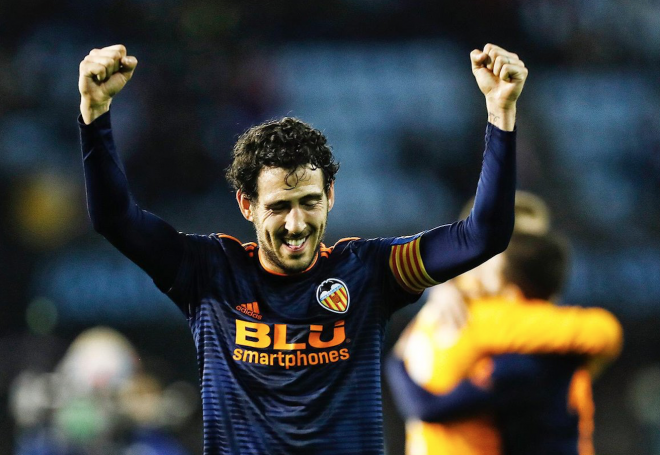 Parejo celebra una victoria con el Valencia CF. (Foto: Valencia CF)