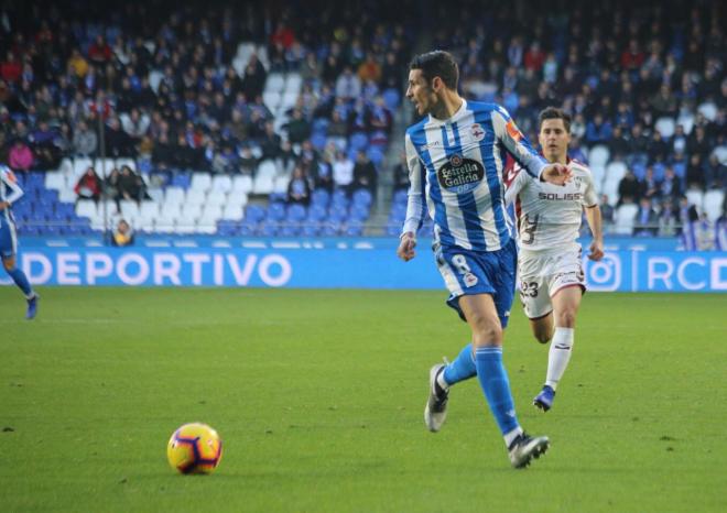 Vicente Gómez, durante un lance del partido ante el Albacete (Foto: Iris Miquel).