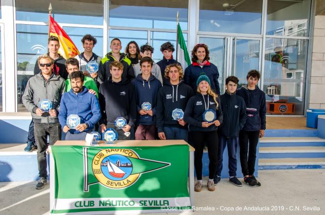 Los ganadores del Trofeo Club Náutico Sevilla.