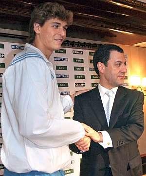Fernando Llorente firmó su primer contrato durante el mandato de Fernando Lamikiz en el Athletic (FOTO: EFE).
