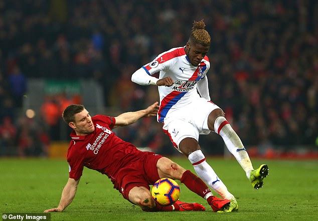 Jamez Milner realiza una entrada sobre Zaha