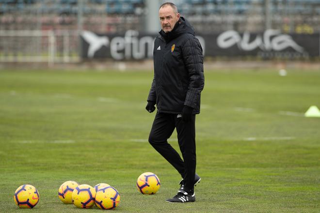 Víctor Fernández en un entrenamiento en la Ciudad Deportiva (Foto: Daniel Marzo).