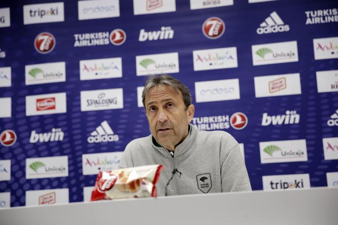 Rueda de prensa de Luis Casimiro (Foto: UNICAJABFOTOPRESS)