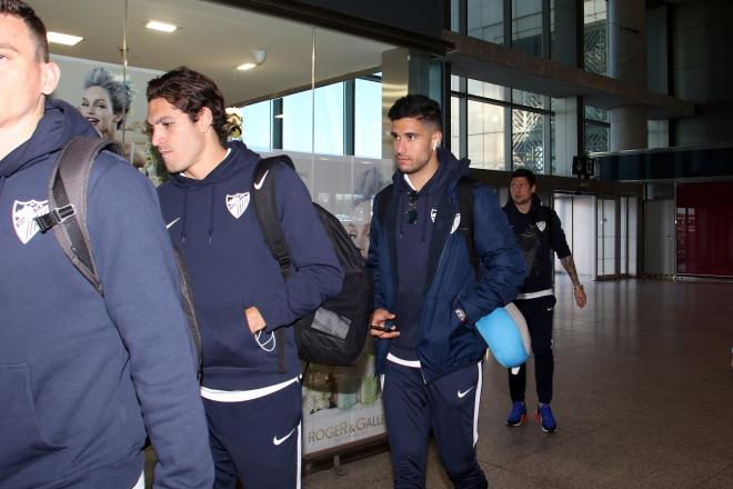 Munir, junto a Blanco Leschuk, en el aeropuerto de Málaga (Foto: Paco Rodríguez).