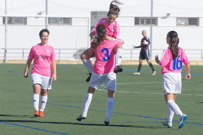 Las jugadoras del Cádiz celebran un gol esta temporada (Foto: CCF).