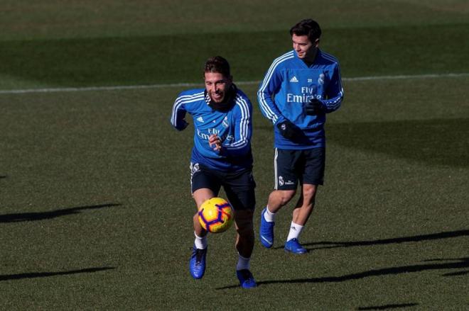 Sergio Ramos y Brahim Díaz, en un entrenamiento del Real Madrid.