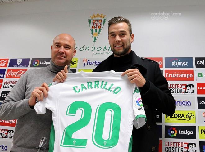 José Ángel Carrillo, en su presentación con el Córdoba (Foto: Córdoba CF).