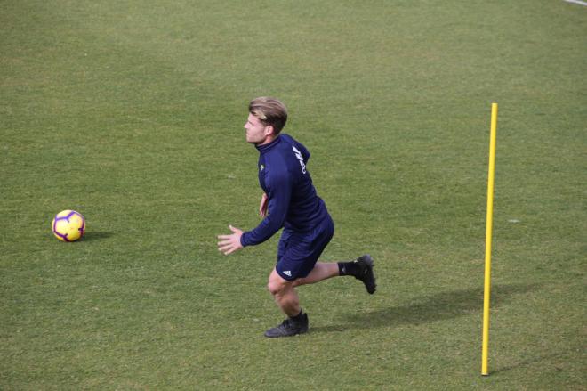 Mario Barco se entrena con el Cádiz (Foto: Cristo García).