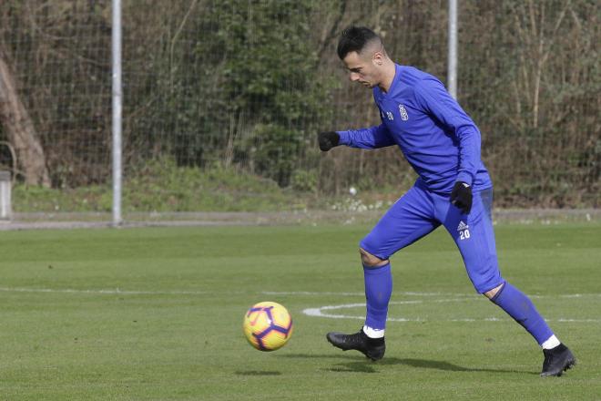 Tejera en una acción de un entrenamiento esta temporada (Foto: Luis Manso)