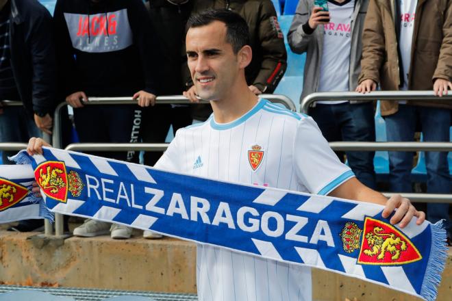 Linares, durante su presentación con el Real Zaragoza (Foto: Dani Marzo).