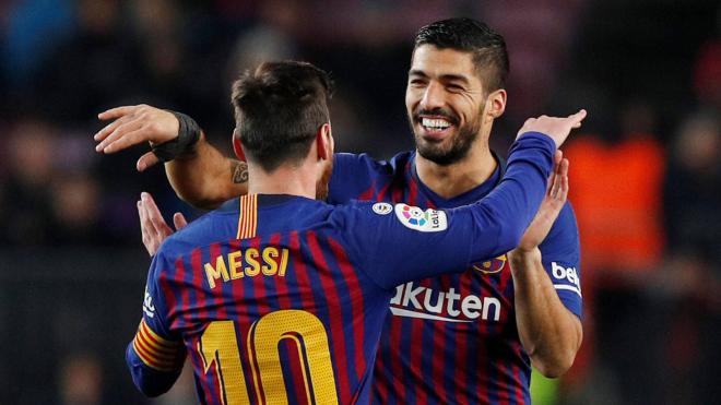 Messi y Suárez celebran uno de los goles azulgrana