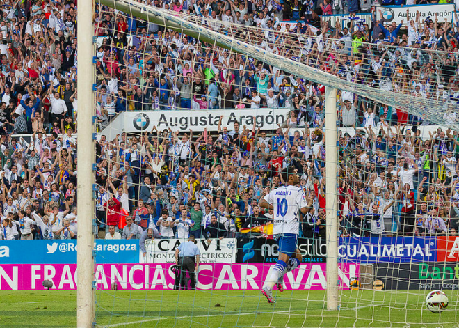 Willian celebra el tercer gol a Las Palmas en La Romareda (Foto: Daniel Marzo).