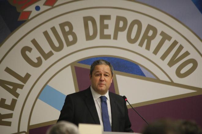 Tino Fernández, expresidente del Deportivo, durante su despedida del club (Foto: Iris Miquel).