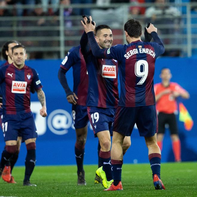 Celebración de Charles en el Eibar - Girona tras anotar un gol.
