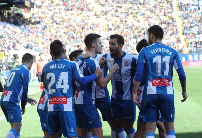 Los futbolistas del Espanyol celebran uno de los goles conseguidos ante el Villarreal (Foto: RCDE).