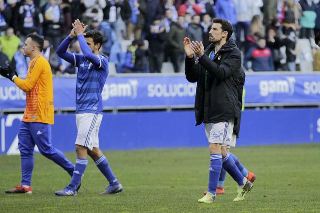 El Real Oviedo celebra su victoria ante el Cádiz (Foto: Luis Manso)