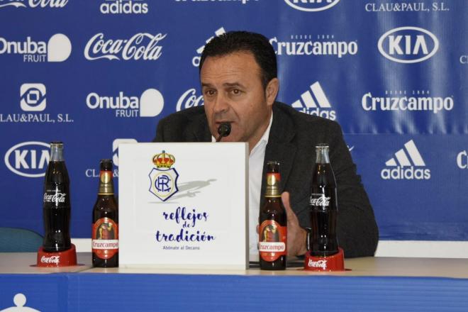 José María Salmerón, en la sala de prensa del Nuevo Colombino. (Clara Verdier)