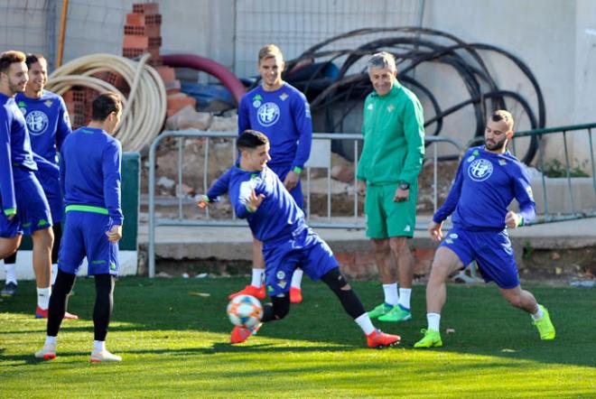 Julio Alonso en un entrenamiento del primer equipo a las órdenes de Setién (Foto: Kiko Hurtado).