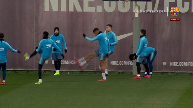 Messi, entre los jugadores del Barça que entrenaron este martes.
