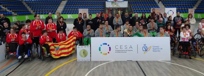 Selección Andaluza de Baloncesto en Silla de Ruedas con la medalla de oro