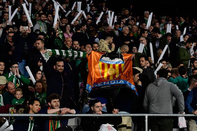 Afición en el Valencia-Betis. (Foto: Kiko Hurtado)