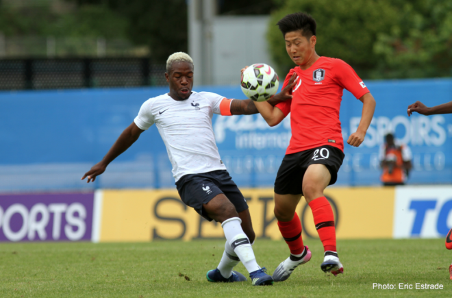 Kang In Lee jugando con la selección sub 20 de su país.
