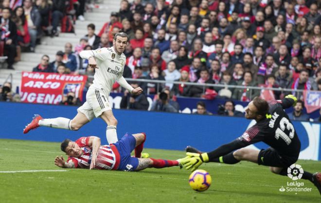 Bale bate a Oblak en el derbi