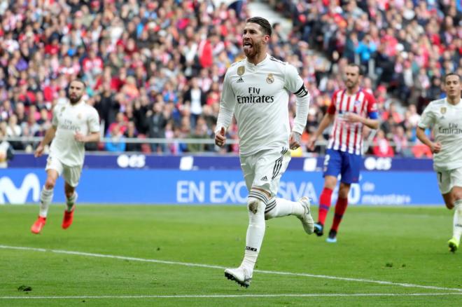 Ramos celebra su gol en el derbi madrileño.