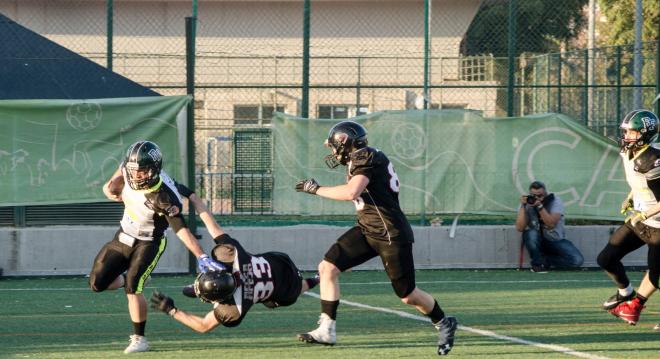 Acción del Fuengirola Potros ante el Cobras (Foto: Samuel Serrano).