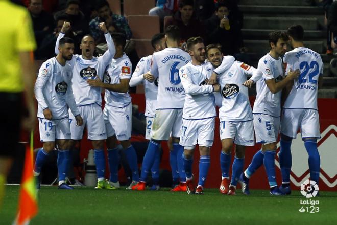 Quique González celebra el gol del Deportivo en Granada (Foto: LaLiga).