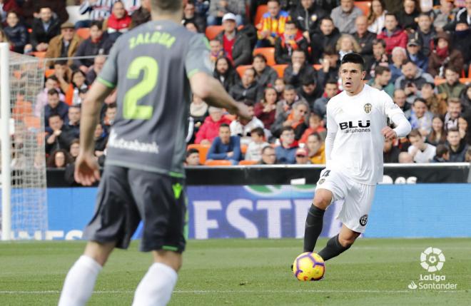 Roncaglia está rindiendo a un excelente nivel en el Valencia CF. (Foto: LaLiga)