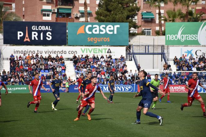Lance del partido disputado entre el UCAM Murcia y el Recreativo. (Tenor)