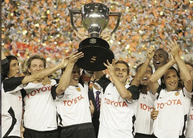 Los che, campeones de LaLiga 2003-2004 (Foto: Valencia CF).