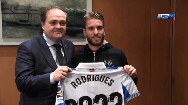 Kevin Rodrigues tiene contrato con la Real hasta 2022 (Foto: Real Sociedad).